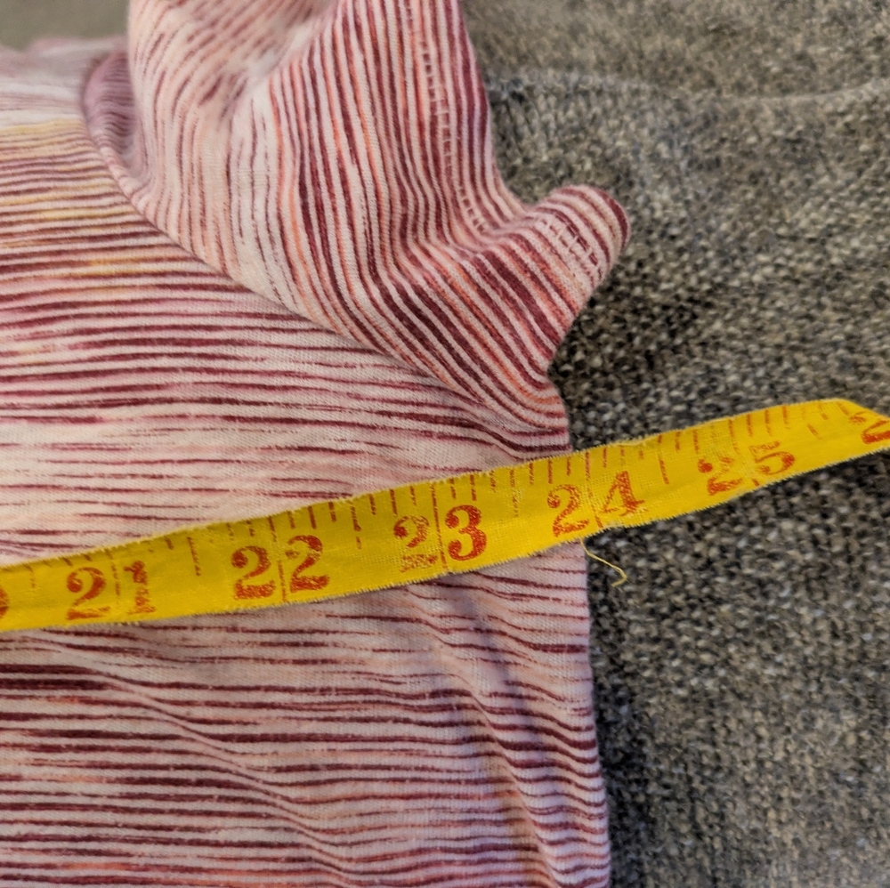 🔴 Sonoma Short Sleeve V-Neck Tee in Pink and  Cream Stripe - Picture 7 of 9